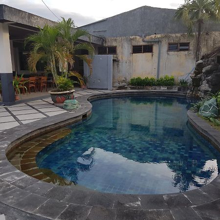 Trophy Hotel Sumbawa Besar Exterior photo